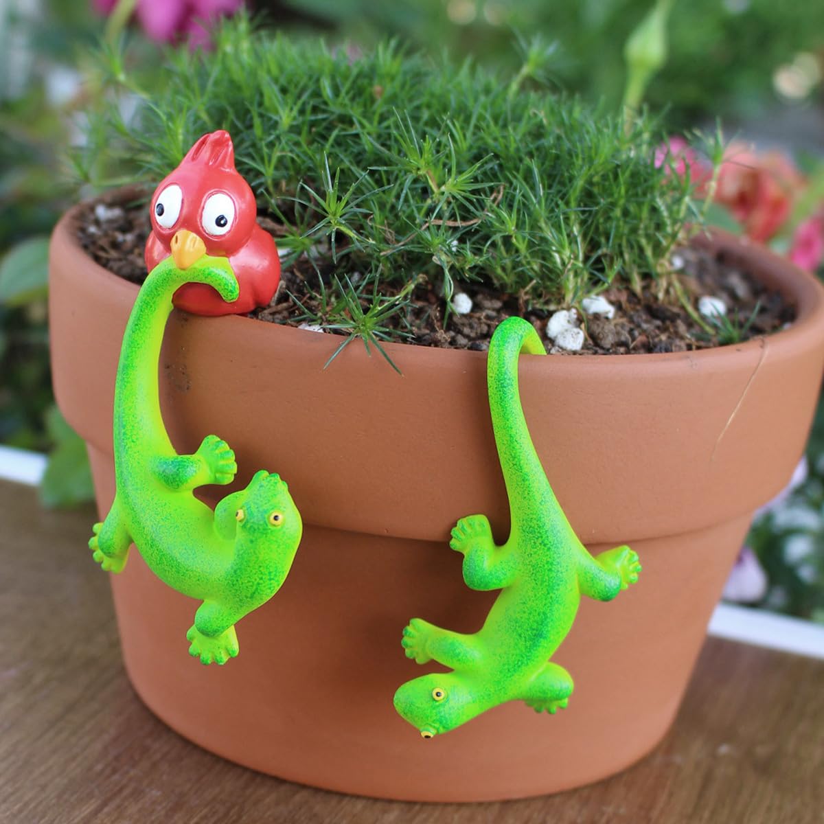 Set of 2 Cute Climbing Elephant Statues Flower Pot Hugger, Resin Hanging Animals Figurine Outdoor Planter Pot Decorations for Home Garden Patio Lawn Yard Ornaments