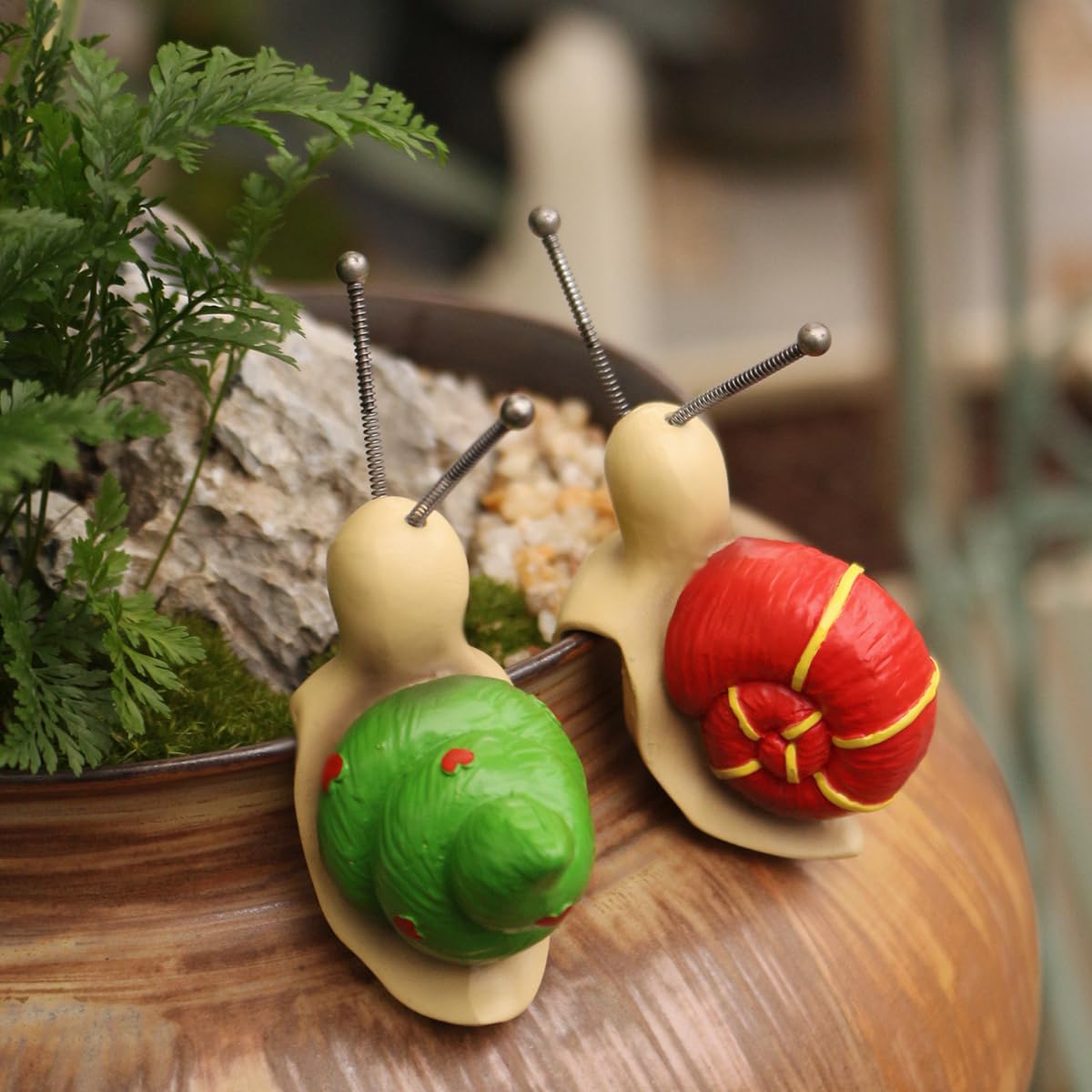 Set of 2 Cute Climbing Elephant Statues Flower Pot Hugger, Resin Hanging Animals Figurine Outdoor Planter Pot Decorations for Home Garden Patio Lawn Yard Ornaments