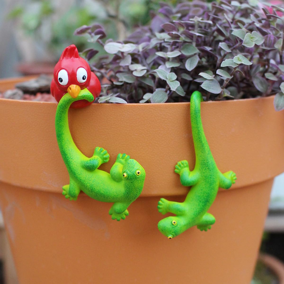 Set of 2 Cute Climbing Elephant Statues Flower Pot Hugger, Resin Hanging Animals Figurine Outdoor Planter Pot Decorations for Home Garden Patio Lawn Yard Ornaments