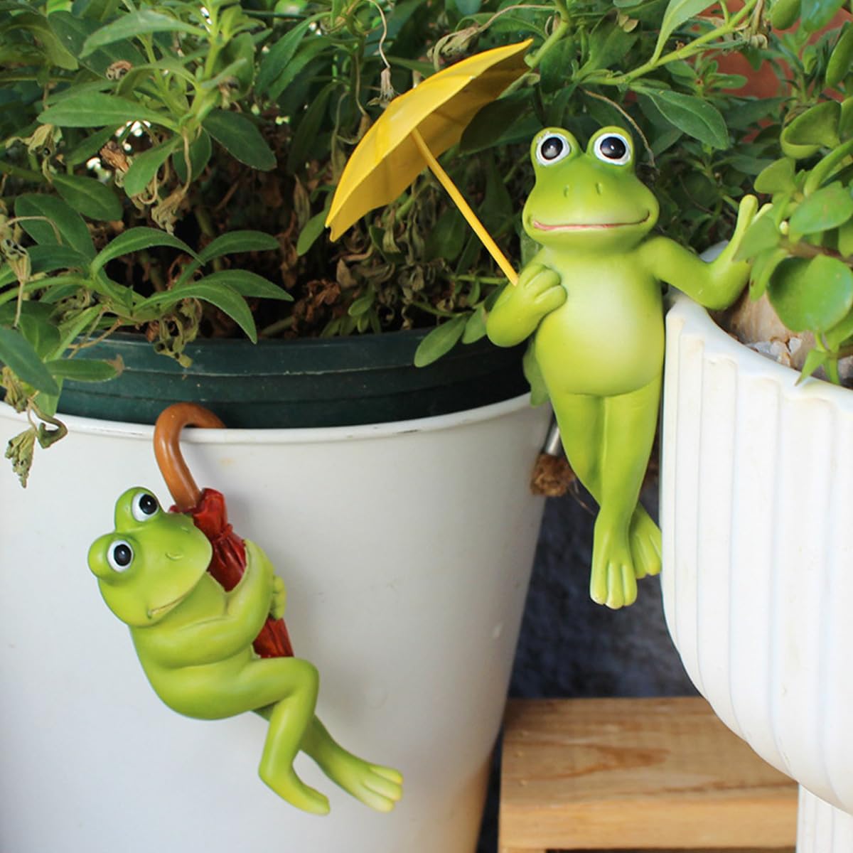 Set of 2 Cute Climbing Elephant Statues Flower Pot Hugger, Resin Hanging Animals Figurine Outdoor Planter Pot Decorations for Home Garden Patio Lawn Yard Ornaments