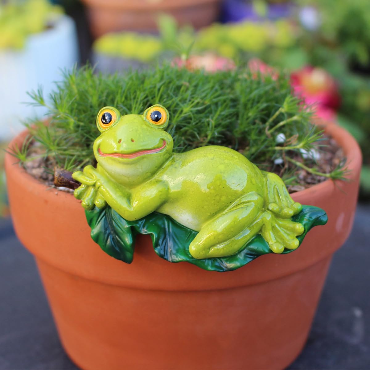 Set of 2 Cute Climbing Elephant Statues Flower Pot Hugger, Resin Hanging Animals Figurine Outdoor Planter Pot Decorations for Home Garden Patio Lawn Yard Ornaments