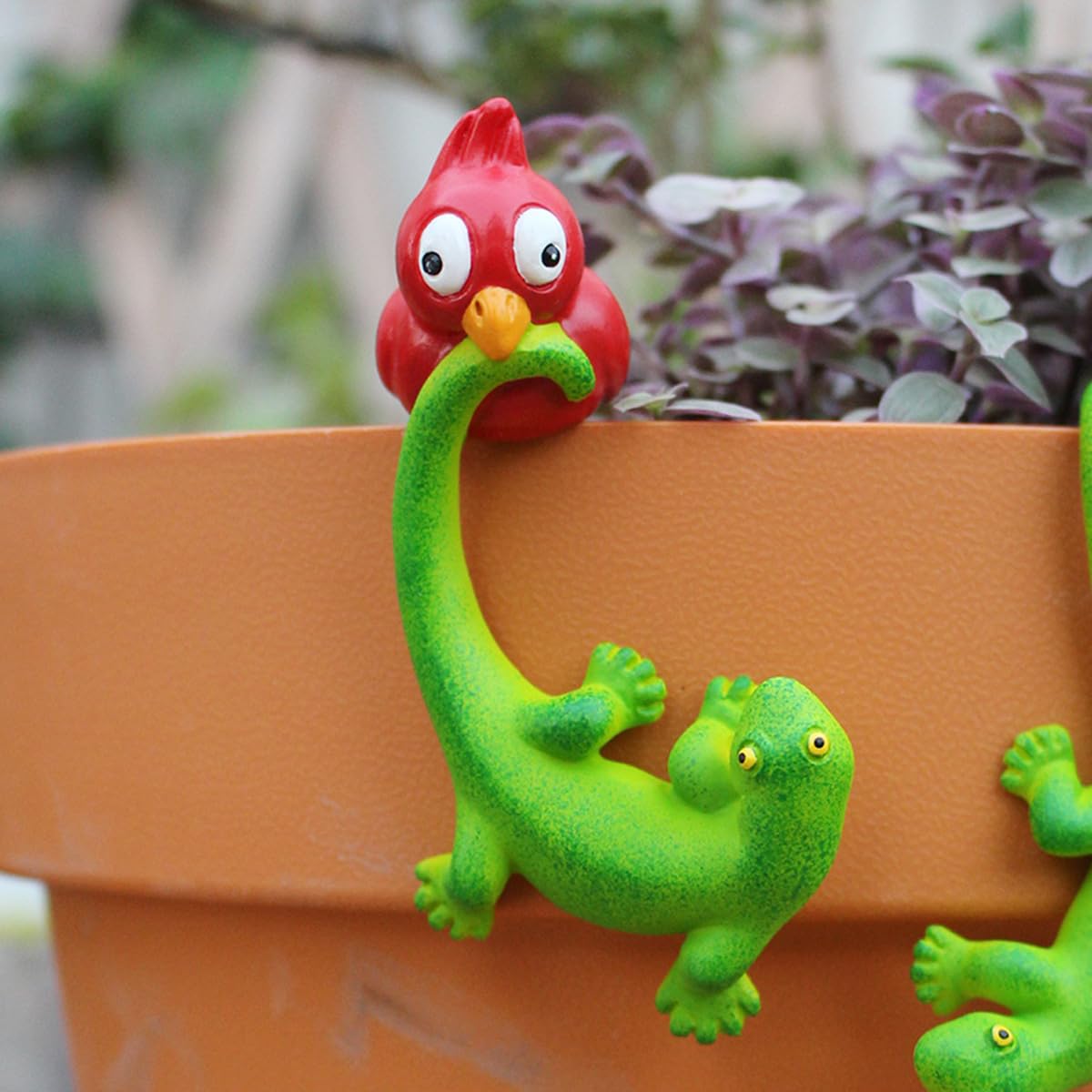 Set of 2 Cute Climbing Elephant Statues Flower Pot Hugger, Resin Hanging Animals Figurine Outdoor Planter Pot Decorations for Home Garden Patio Lawn Yard Ornaments