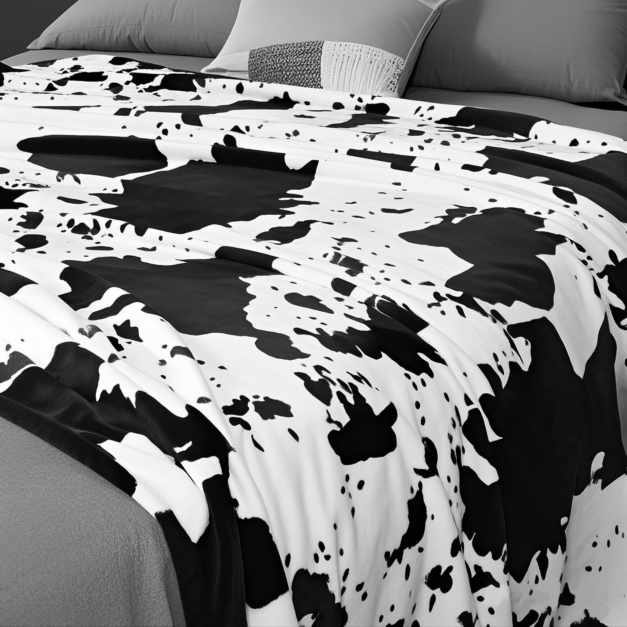 Leopard Print Blanket Fleece Throw for Bed Sofa Travel and Camping, Super Soft Cozy Fluffy Plush Cheetah Print Blanket for All Seasons 50"x60" (Dark Brown)